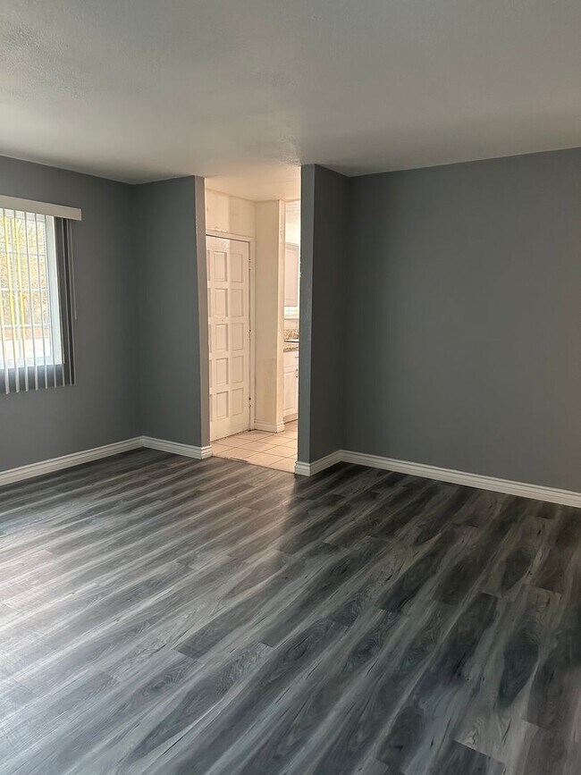 Foto del edificio - Luxurious 3-Bedroom Home with Detached Garage and New Updates in San Bernardino