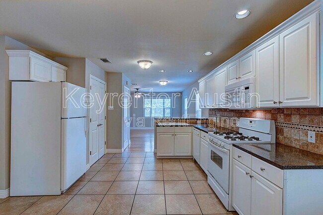 Foto del edificio - 1706 E 22nd St