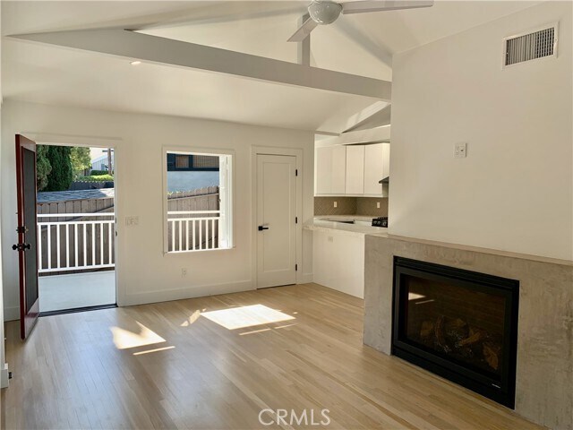 Building Photo - 595 St Ann's Dr