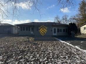 Building Photo - 4703 E Minnesota St