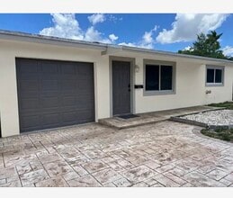 Building Photo - 9417 SW 52nd St