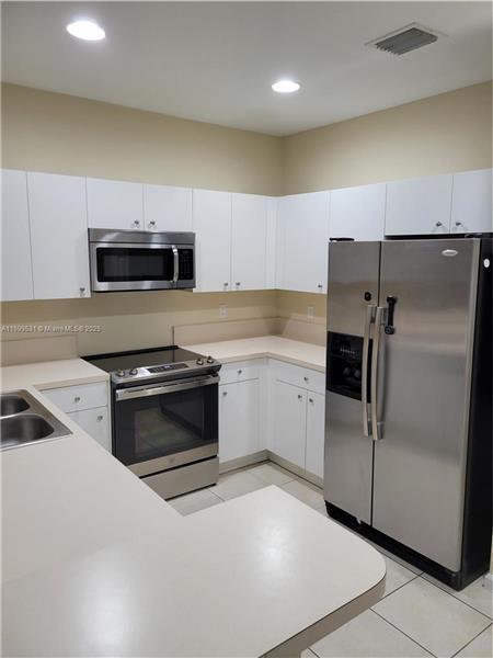 Foto del edificio - 2707 SW 82nd Ave