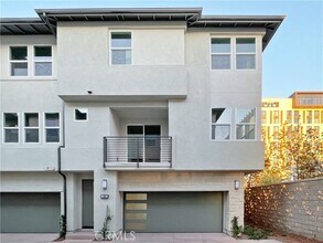 Building Photo - 1330 W Cara Dr