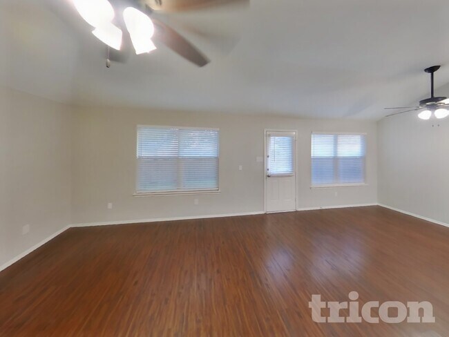 Foto del edificio - 2965 Misty Ridge Ln