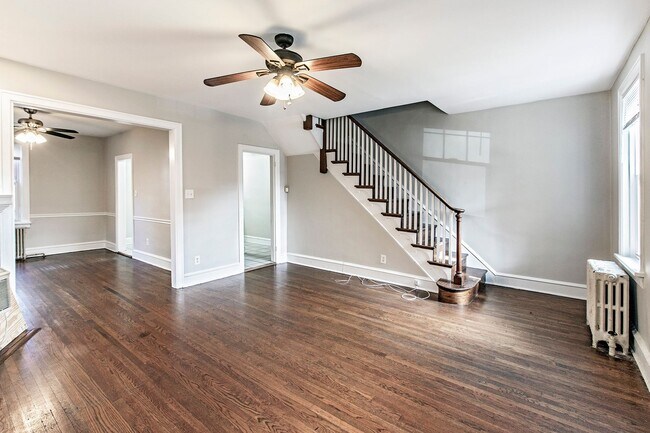 Foto del edificio - Updated 3 bedroom home in the City with re...