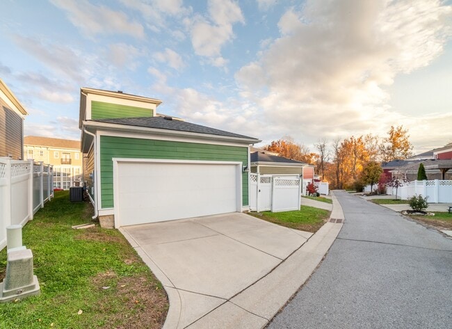 Building Photo - Available Sept 4th, 2026!