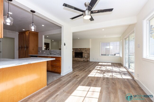 Building Photo - Millbrae: Recently Remodeled Single Family...