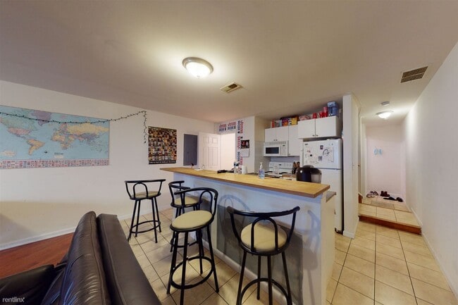 Building Photo - 4 br, 2 bath Duplex - 1810 N 17TH ST Unit 102