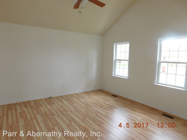 Building Photo - 4 br, 2.5 bath House - 134 Lakeside Drive