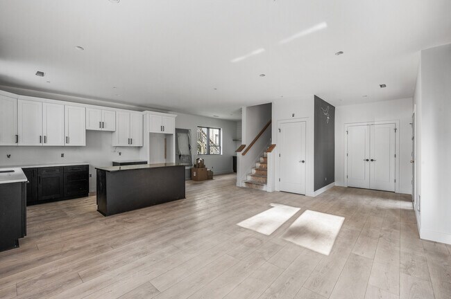 Foto del edificio - 1733 3rd St NE