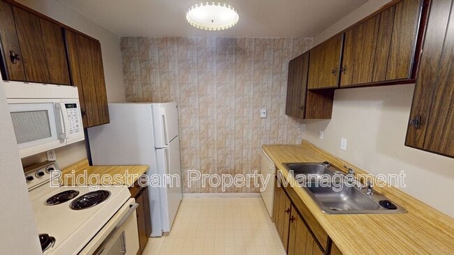 Photo - 7127 N Springboro Pike House