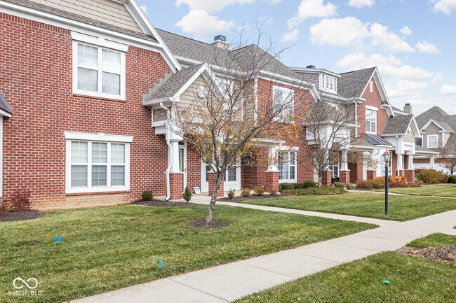 Building Photo - 1326 Middlebury Dr