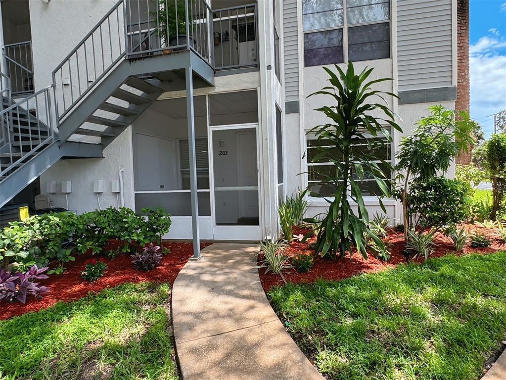 Primary Photo - 1202 Northlake Dr
