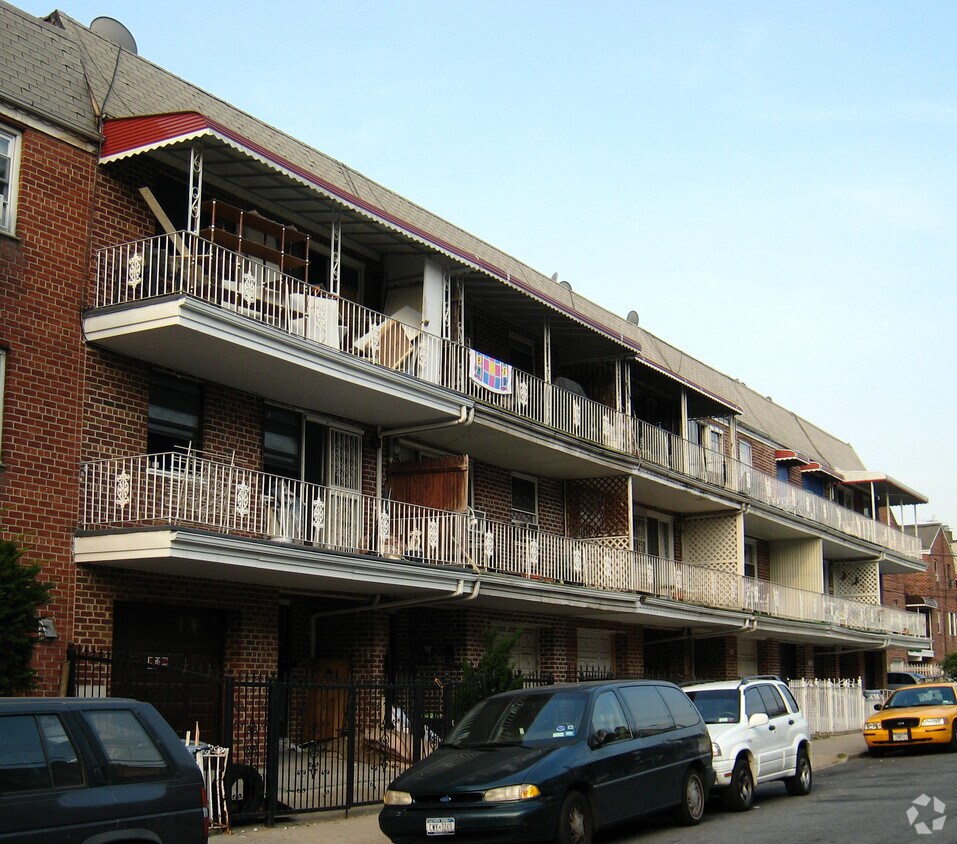 Foto principal - 57-54 Xenia St
