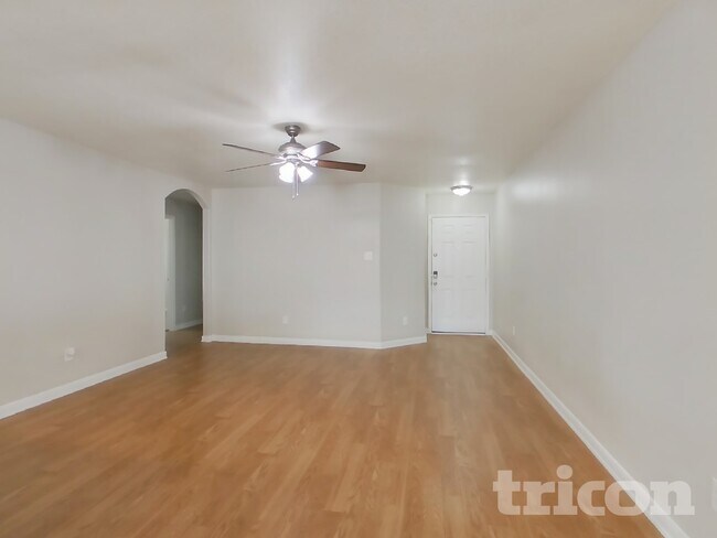 Foto del edificio - 6930 Waterlilly View Ln