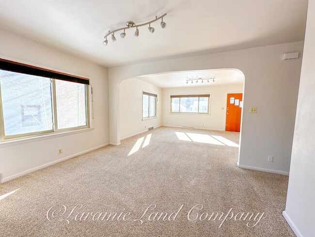 Building Photo - 1927 E Garfield St