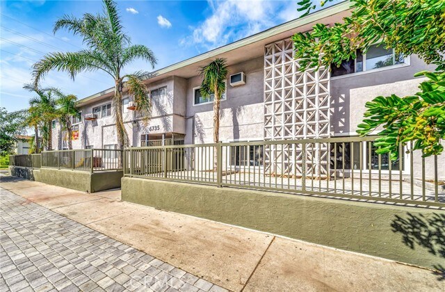 Foto del edificio - 6735 Elmer Ave