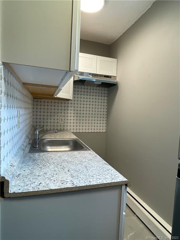 32 Huntington St Unit 1C, Hartford, CT 06105 Room for Rent in