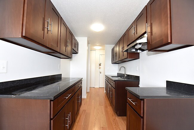 Foto del edificio - 4750 59th St