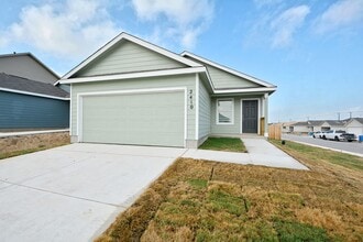 Building Photo - 2410 Broken Arrow