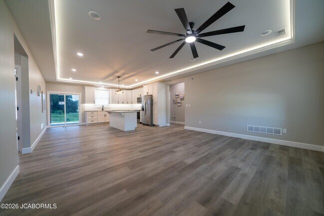 Building Photo - 726 Vine Dr
