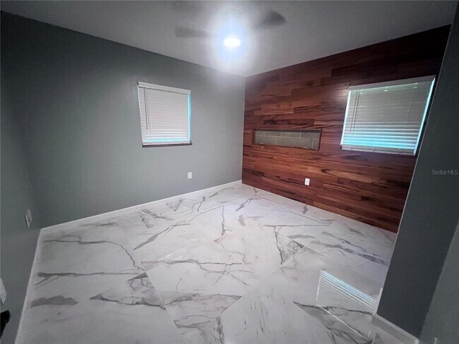 Foto del edificio - 3330 NW 24th Ave