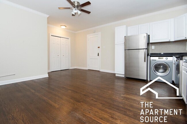 Foto del edificio - 3841 N Greenview Ave