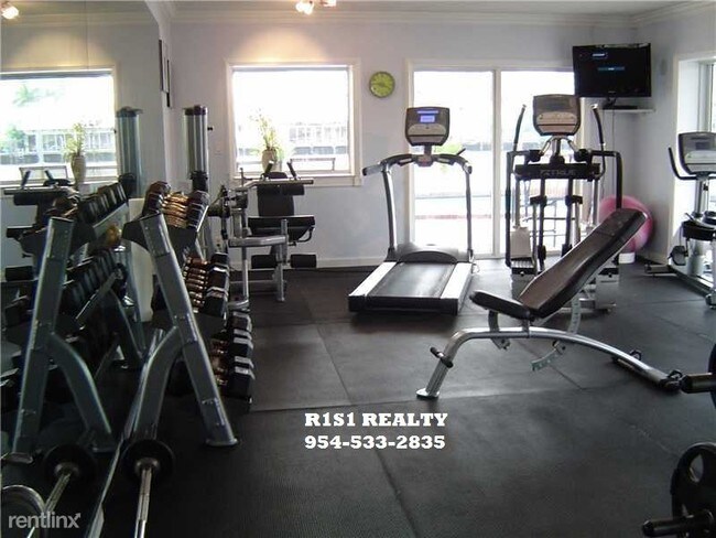 2 br, 2 bath Condo - 2900 NE 30th St xxx photo'