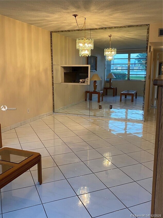 Primary Photo - 1481 NE Miami Gardens Dr