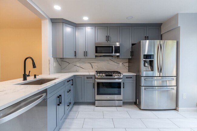 Foto del edificio - 3 bed 2.5 bath