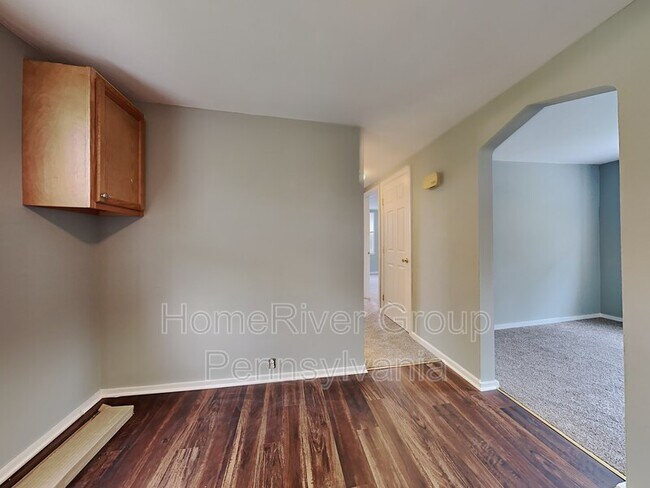 Building Photo - 3815 Sunview Dr