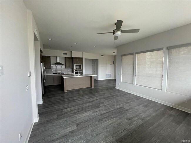 Building Photo - 326 Doheny Way