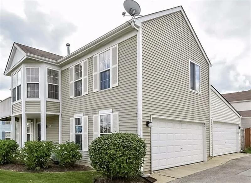 EXQUISITE Symphony Home House Rental in Aurora, IL