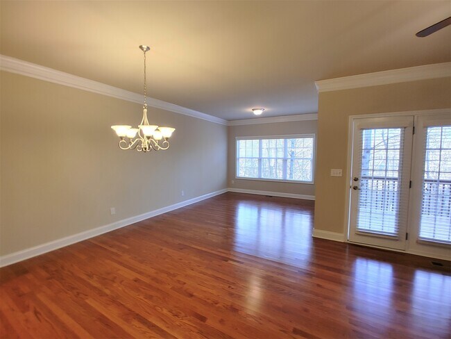 Building Photo - 12823 Doe Dr