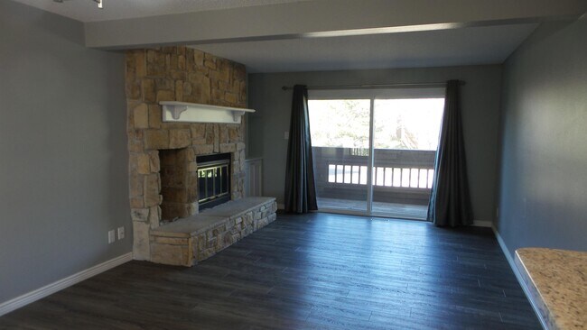 Building Photo - 1020 Moorings Dr