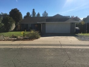 Building Photo - 2325 Candlewood Dr