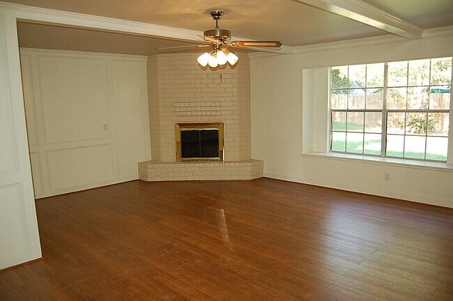 Building Photo - 23118 Bayleaf Dr