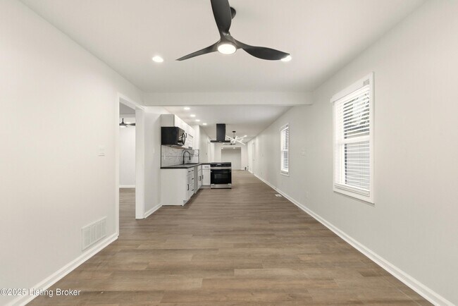 Foto del edificio - 702 Gheens Ave