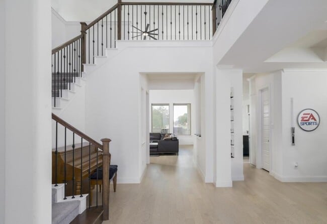 Foto del edificio - 2302 Royal Dove Ln