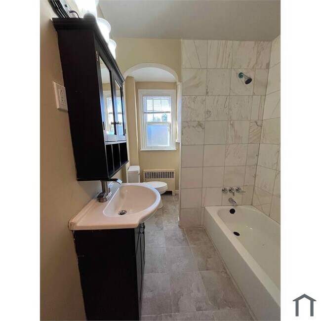 Foto del edificio - 2444 N 50th St