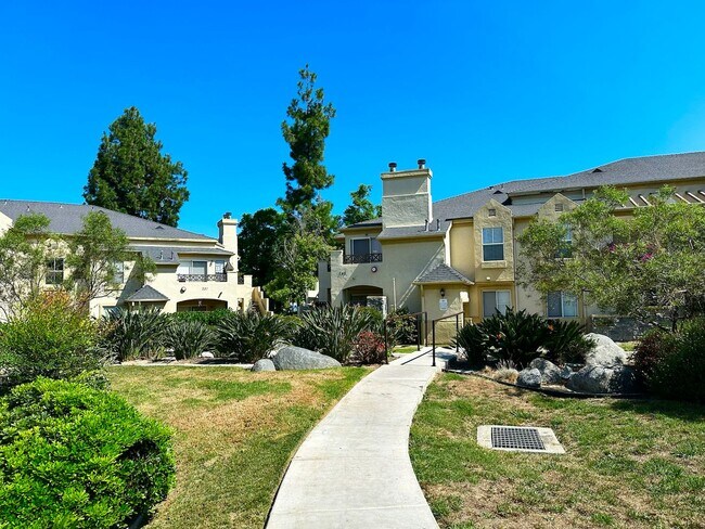 Foto del edificio - 743 Brookstone Rd