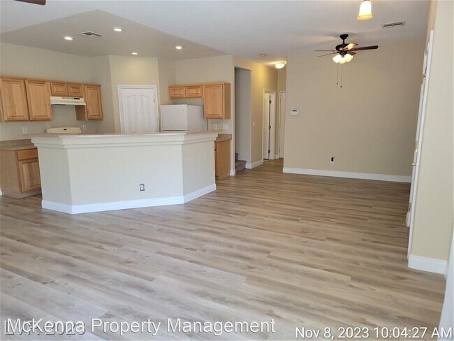 Building Photo - 3 br, 2.5 bath House - 3413 Robust Robin P...