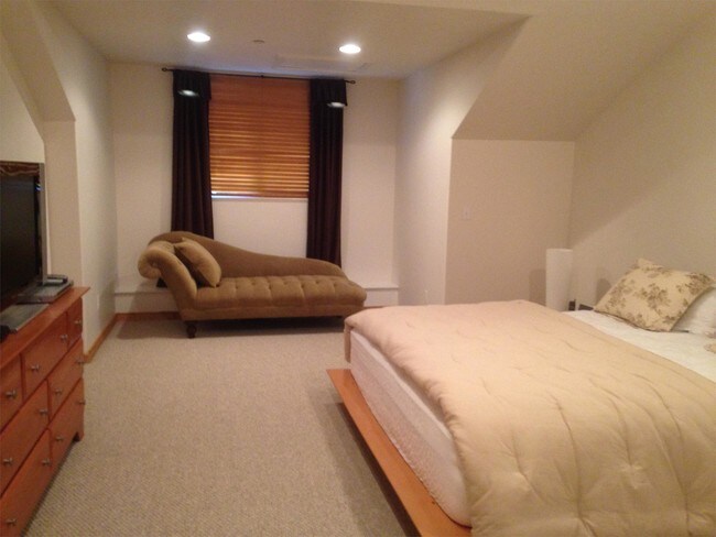Foto del edificio - 5060 E Lakeview Dr