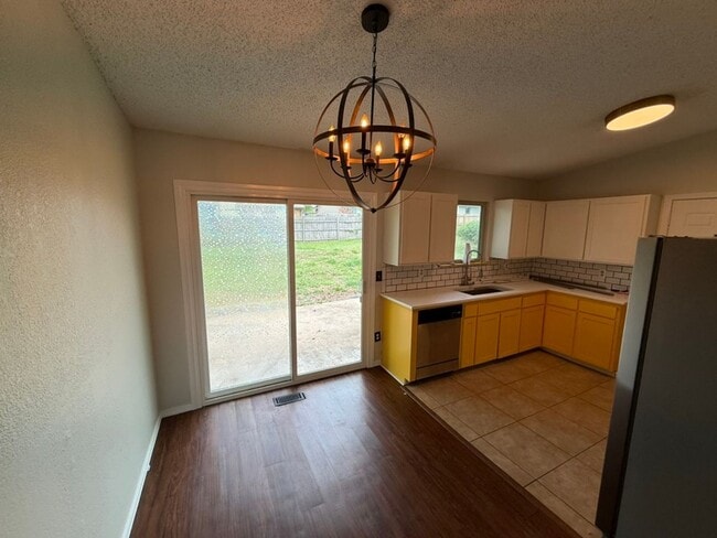 Foto del edificio - Ready for Move-In!