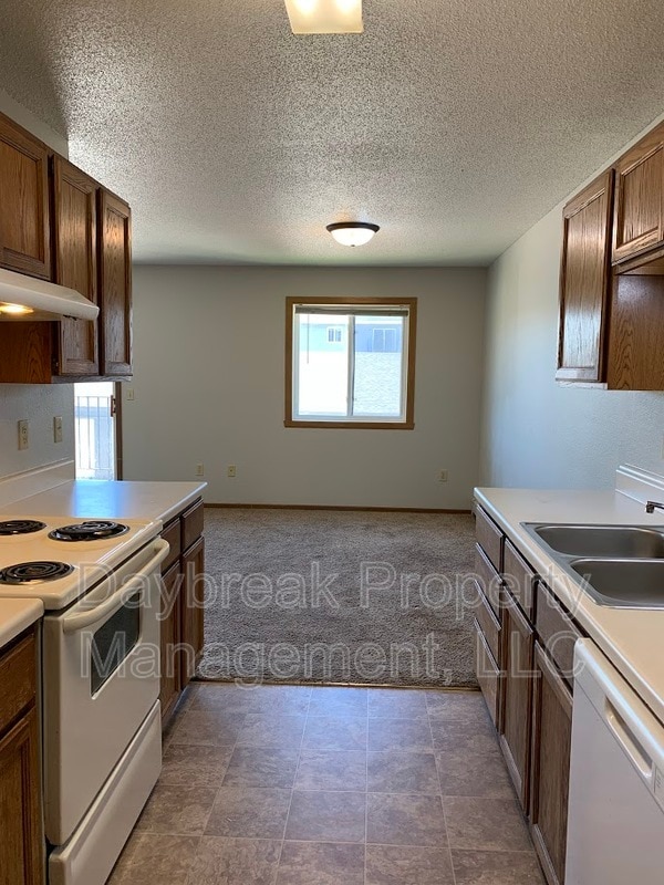 Building Photo - 1210 34th Ave S