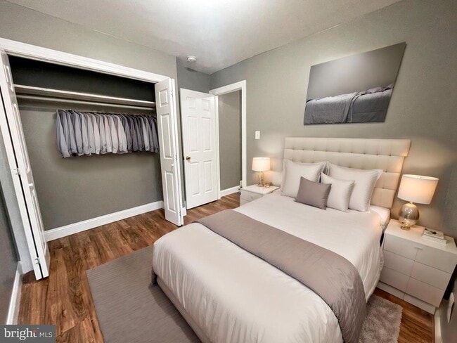 Building Photo - 1934 W Ontario St