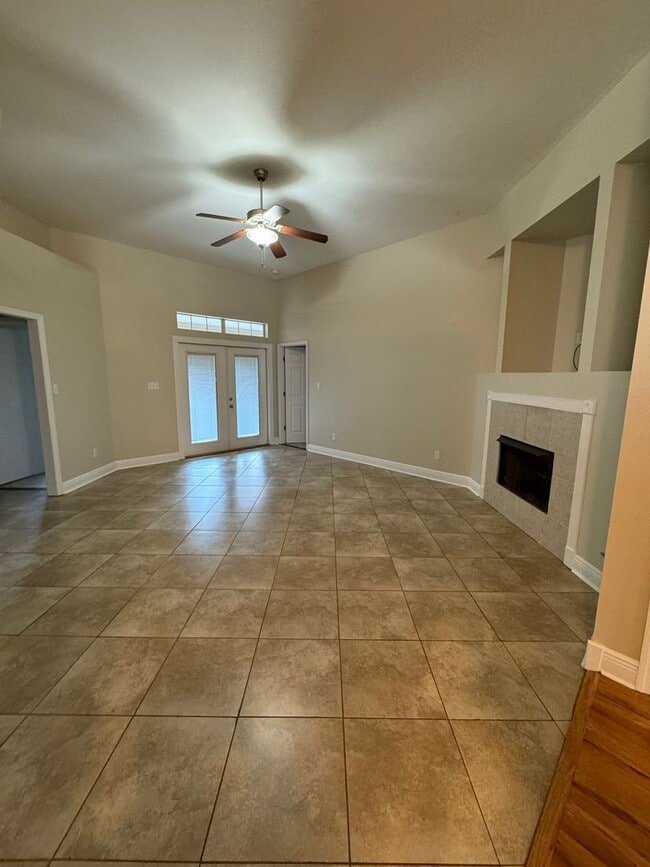 Building Photo - NE Tallahassee Home in Top School District