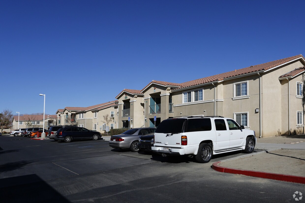 Las Flores Apartments in Coachella, CA