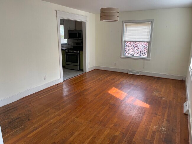 Living room - 4905 Charleston Dr