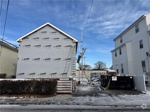 Building Photo - 34 E Bowery St